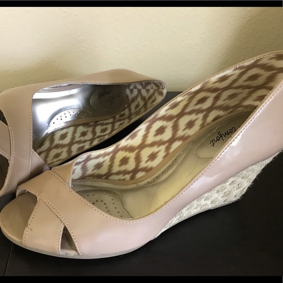 dexflex comfort peep toe